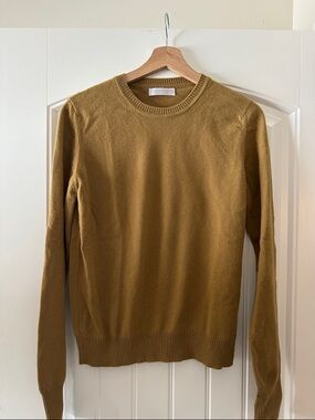 Women’sCrewneck Sweater - Mustard